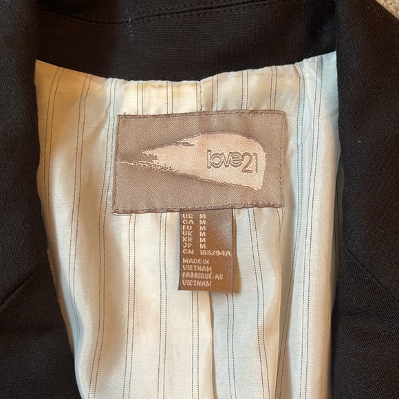 Forever 21 Black Blazer - Picture 2 of 5